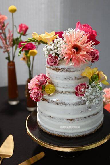 And also at this beautiful dream wedding cake of the confectionery TortenMacher.com, the wedding guests and the wedding photographer do not come past.