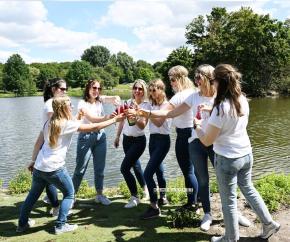 Photos from the hen party in NRW 📸 Photo fun with girlfriends at the hen party photo shoot with individual & group photos!
