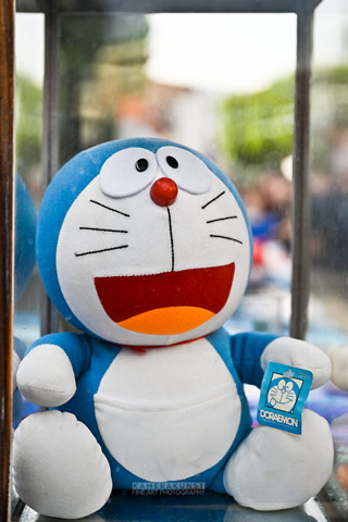 Katzen-Roboter Doraemon aus der Mangaserie Doraemon als Stofftier