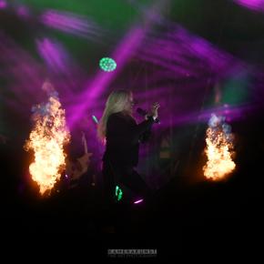 Konzertfotos von Samantha Fox beim Event "DIE 80ER LIVE" in der Merkur Spiel-Arena Düsseldorf