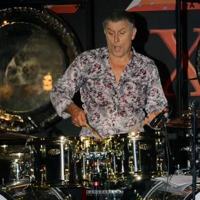 Schlagzeuglegende Carl Palmer in der Zeche Bochum im Rahmen des Asia-Konzerts am 30. August 2013